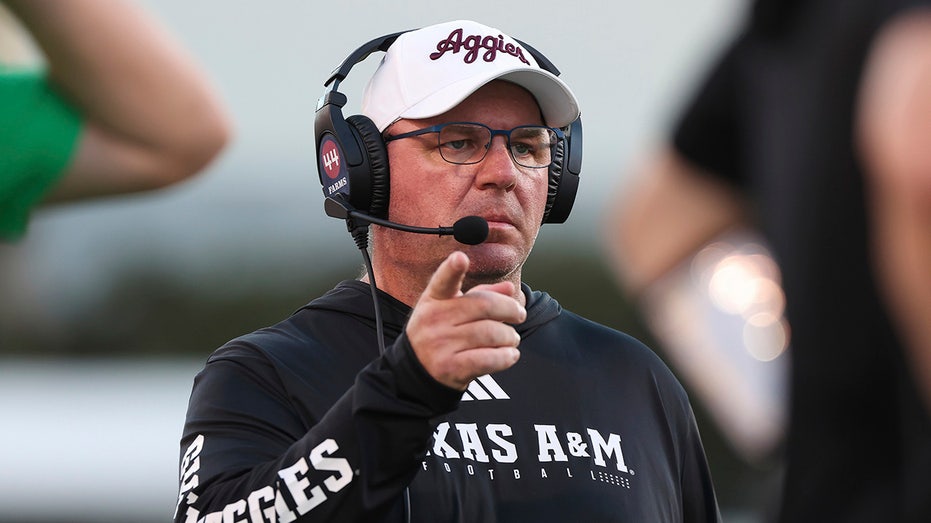 Texas A&M's Mike Elko has fiery message after major win: 'It’s not a politician running this program'