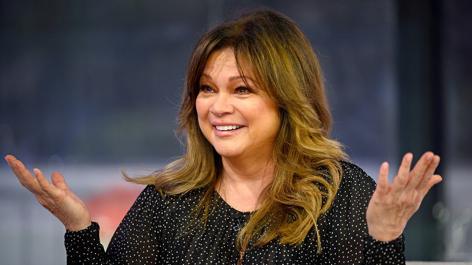 Valerie Bertinelli suffers nasty injury after falling off stage