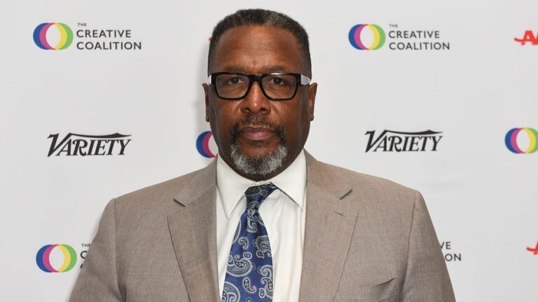 Actor Wendell Pierce says 'unruly' fans at Yankee Stadium prompted him to leave World Series Game 5 early