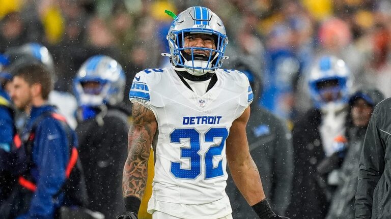 Lions' Brian Branch ejected, flips middle finger to Packers fans after throwing illegal hit