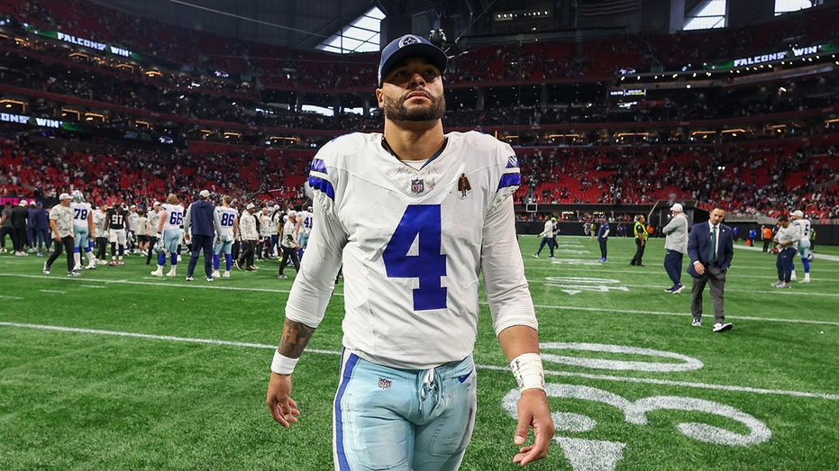 Dak Prescott's hamstring tendon may have partially torn calf off bone, early diagnosis reveals: report