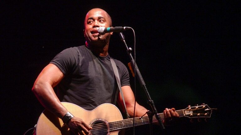 Country star Darius Rucker donates to ETSU’s NIL fund after 'awkward' appearance at football game