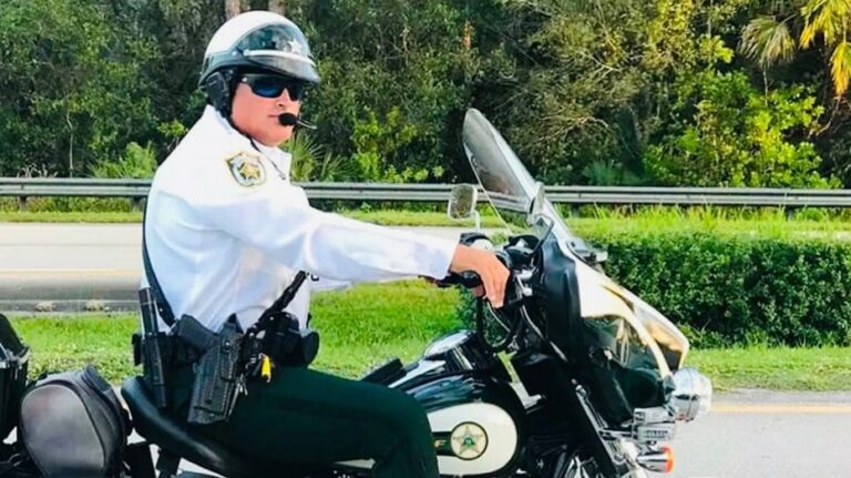 Florida deputy 'fighting for his life' following crash that killed 2 colleagues