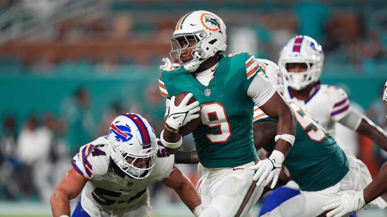 Dolphins' Jonnu Smith rips Buffalo ahead of Bills game: 'Worst place you can be'