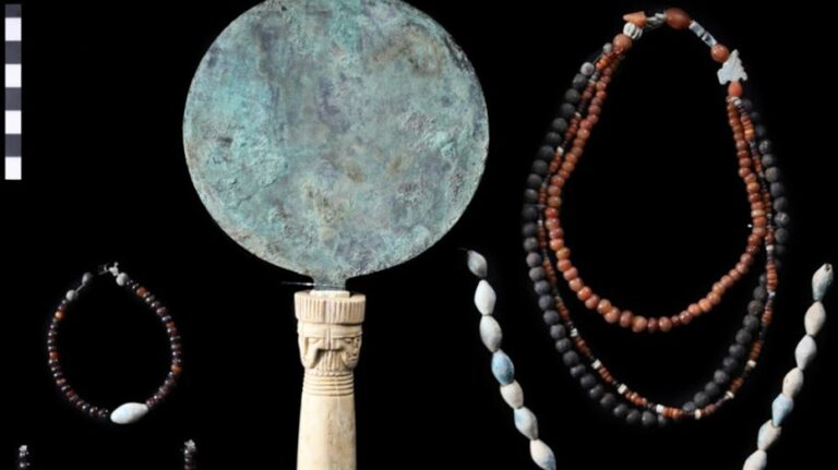 US-Egyptian archaeological team uncovers 4,000-year-old tomb near Luxor with jewelry, other artifacts