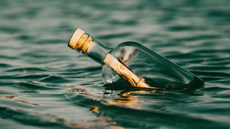 Mom's message in a bottle found by her own daughter 26 years later