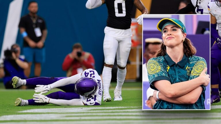 Vikings' Cam Bynum celebrates interception with routine inspired by controversial Australian breakdancer