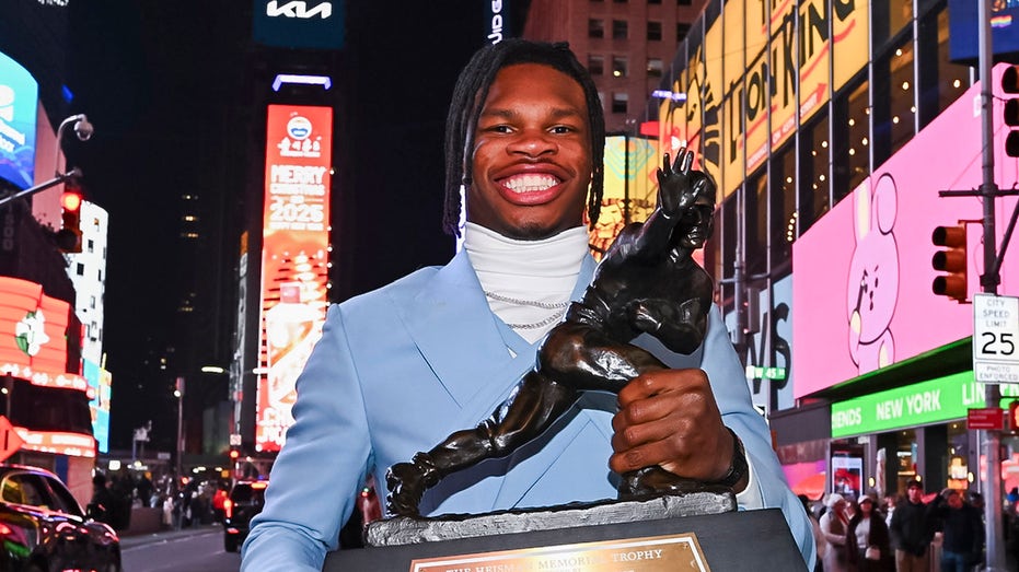 Heisman winner Travis Hunter, fiancée delete social media amid rumors, criticism