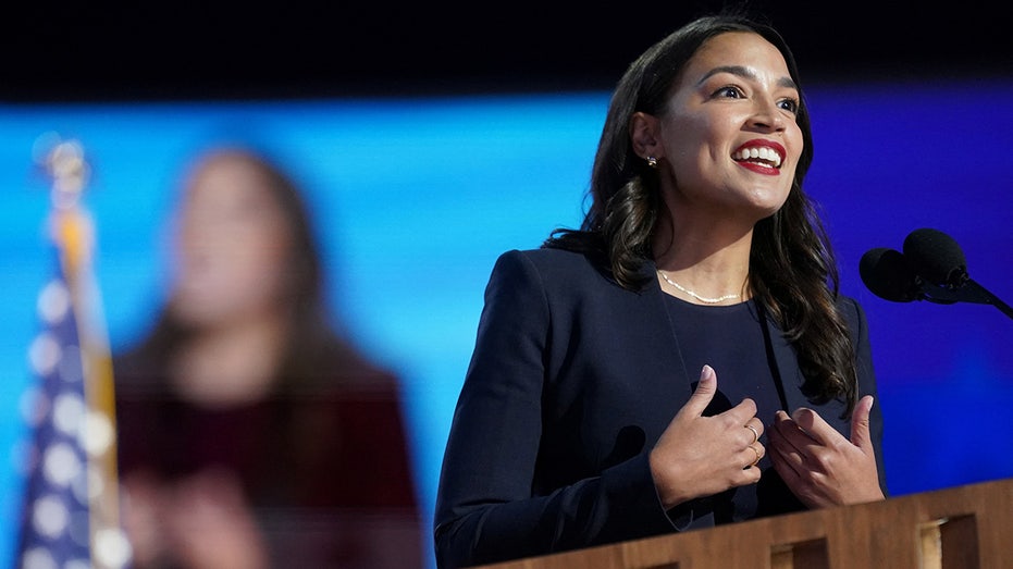 AOC may throw name in mix for top Dem spot on House Oversight Committee: report