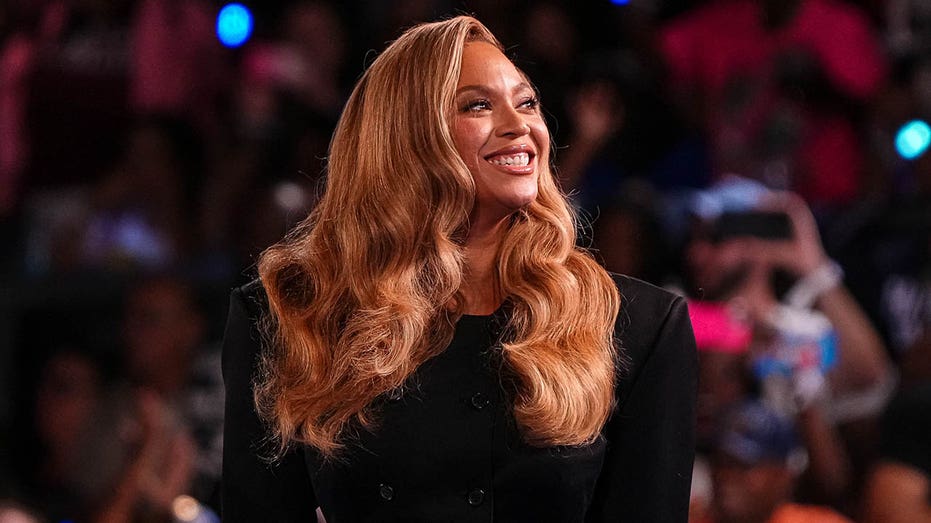 NFL to extend halftime for Beyoncé's performance on Christmas Day: report