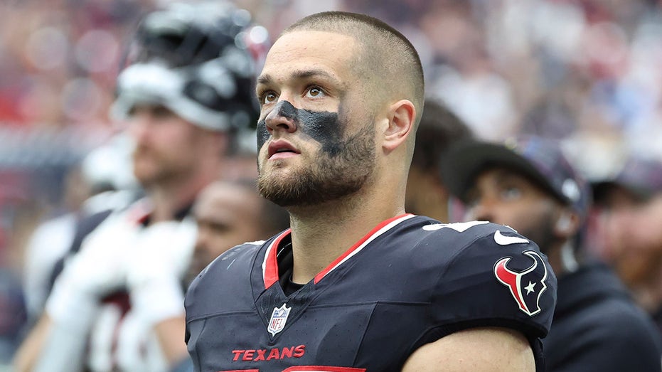 Texans' Cade Stover undergoes emergency appendectomy, will miss game vs Dolphins