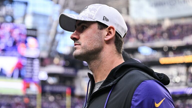 Kyle Rudolph reveals Daniel Jones' reasoning behind joining Vikings: 'Opportunity for me in the future'