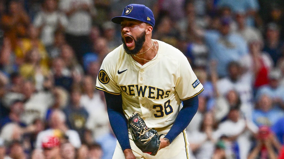 Yankees acquire All-Star closer Devin Williams from Brewers after Juan Soto's departure