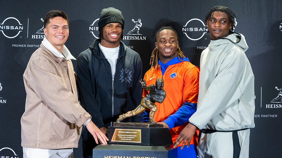 Boise State star Ashton Jeanty goes viral as the only Heisman finalist to rep their school