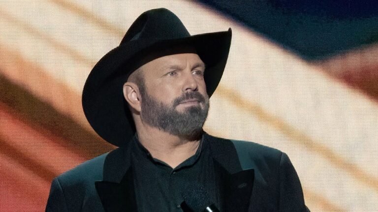 Garth Brooks' judge pauses his attempt to have sexual assault lawsuit dismissed: docs