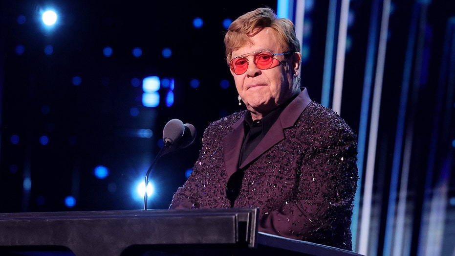 Elton John’s vision loss: How an eye infection can cause blindness