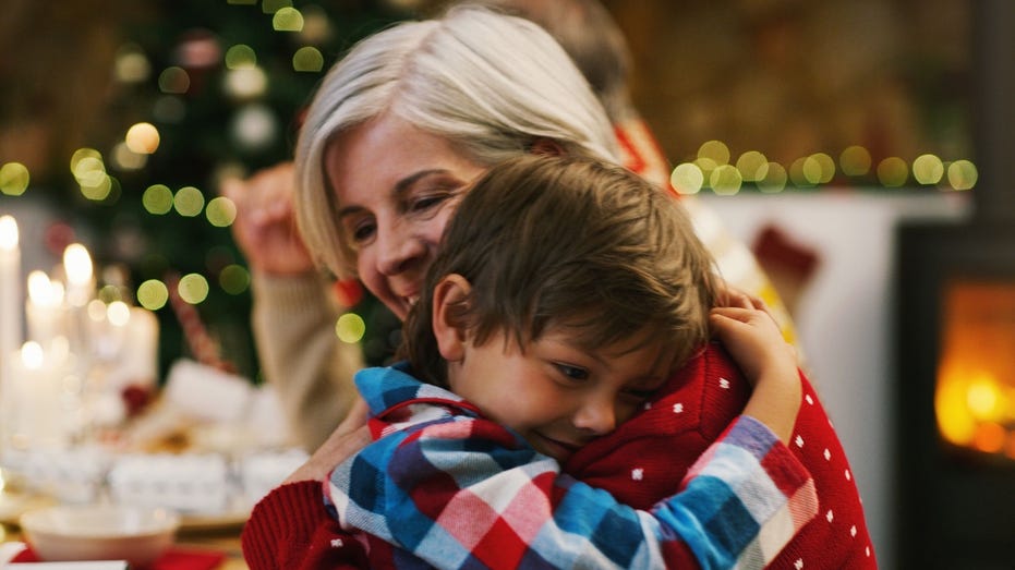 10 tips for dementia caregivers to make the holidays less stressful and more enjoyable