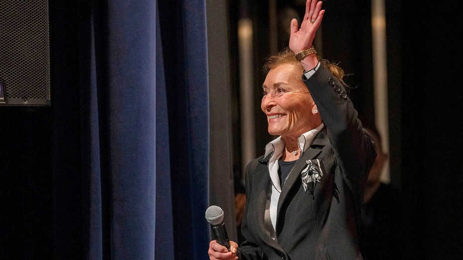 Judge Judy joins superfan Jim Harbaugh as Chargers honorary captain vs. Buccaneers