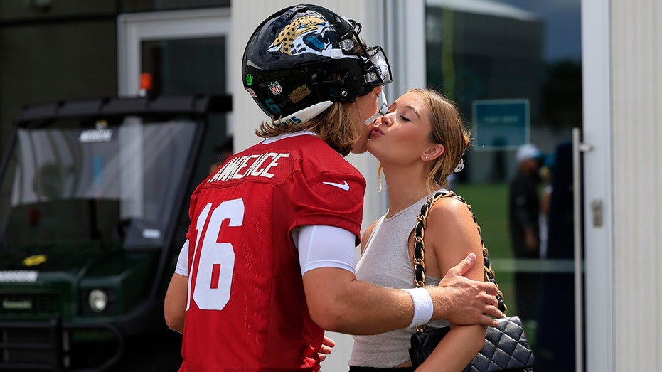 Marissa Lawrence, wife of Jaguars star quarterback, thanks fans for support after player takes brutal hit