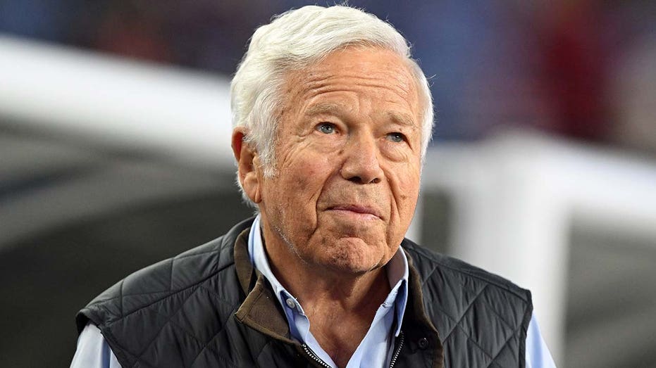 Patriots owner Robert Kraft shoulders blame after firing Jerod Mayo: 'Whole situation is on me'