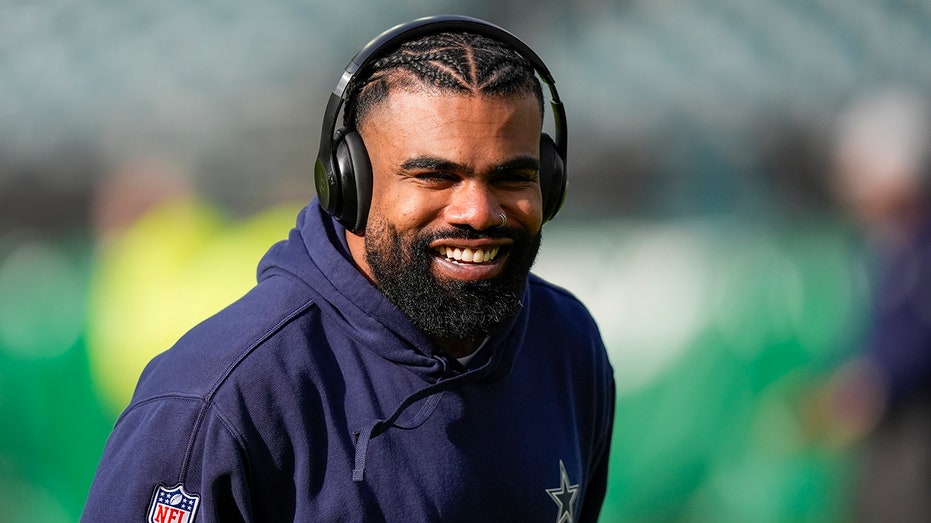 Chargers to sign Ezekiel Elliott ahead of playoff game: reports