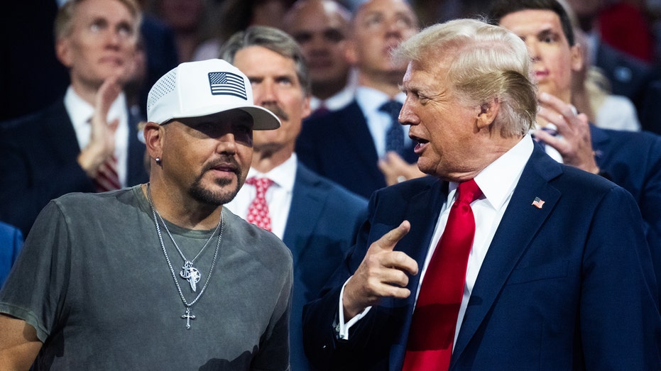 Jason Aldean reflects on inauguration, sees celebs' attitudes toward Trump shifting