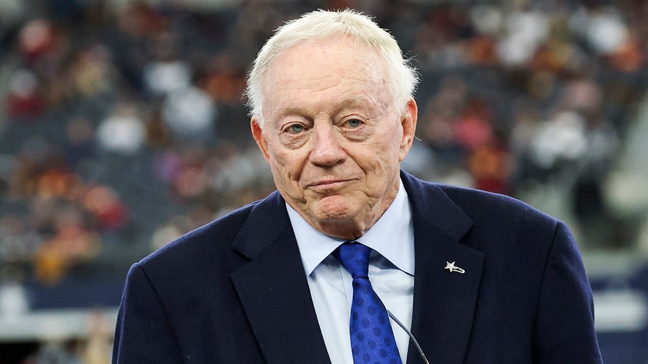 Cowboys' Jerry Jones has no interest in giving up GM role: 'I bought an occupation'