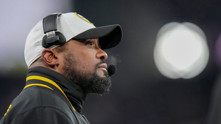 Mike Tomlin refutes claims Steelers are 'stuck,' pushes back against potential trade to different team