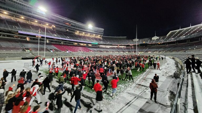 Ohio State fans break into Ohio Stadium to celebrate 1st national title since 2014