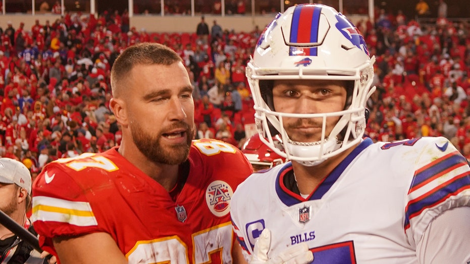 Chiefs' Travis Kelce says he 'used to dream of being like' what Josh Allen is as quarterback