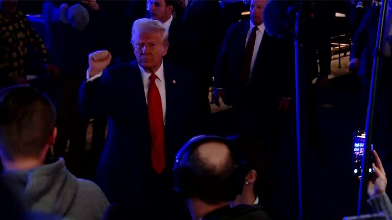 Crowd caught on camera going wild after Trump stops by Las Vegas casino floor: 'USA! USA!'