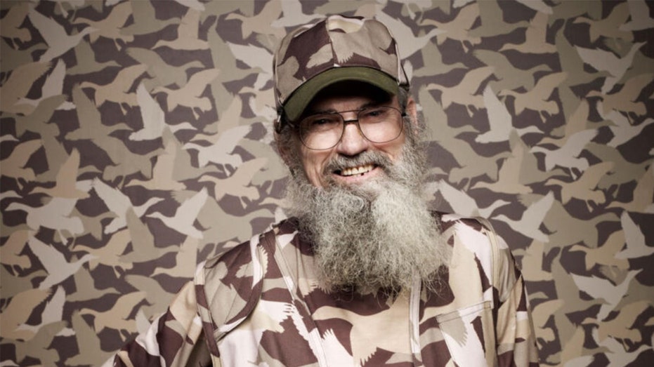 'Duck Dynasty' star 'Uncle Si' Robertson hospitalized after hunting accident