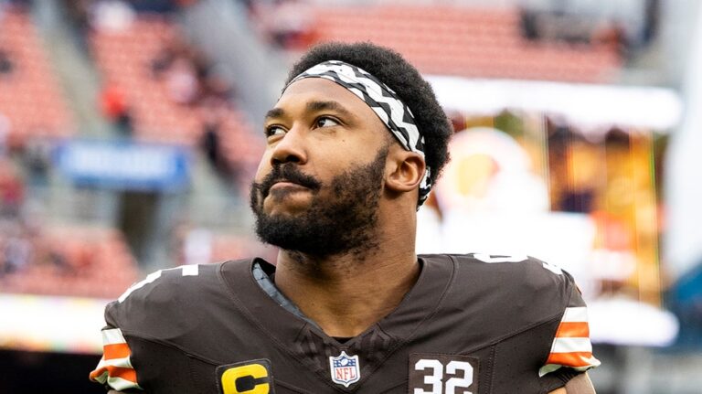 Browns star Myles Garrett requests trade in public statement