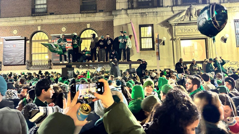 City of Philadelphia asks Eagles fans to 'celebrate responsibly' at parade after slew of chaotic turns