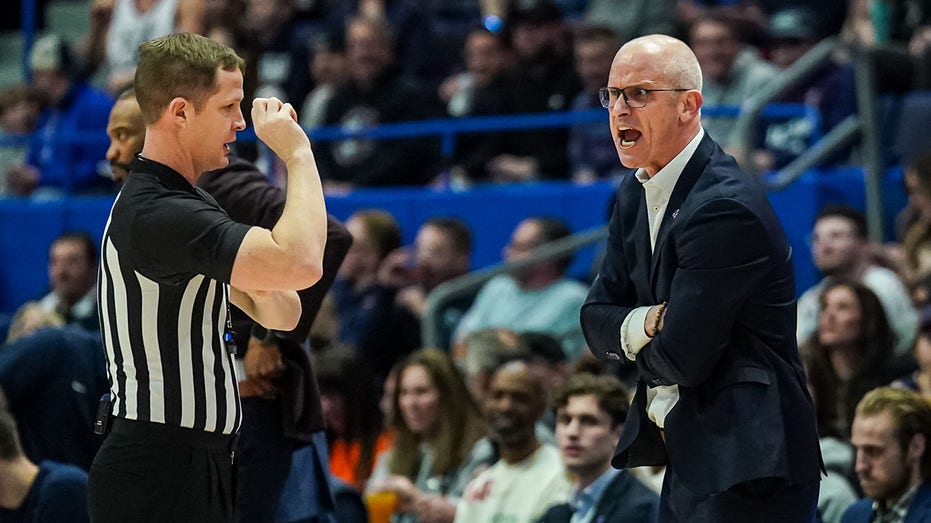 UConn's Dan Hurley misdirects criticism when asked about team's response to media's full-court press