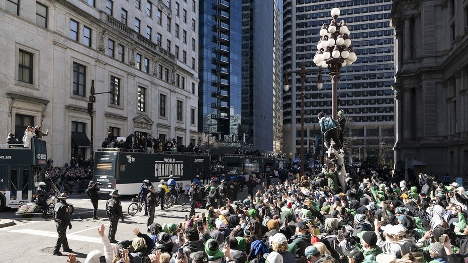 At least 2 people shot near Eagles' Super Bowl parade celebration