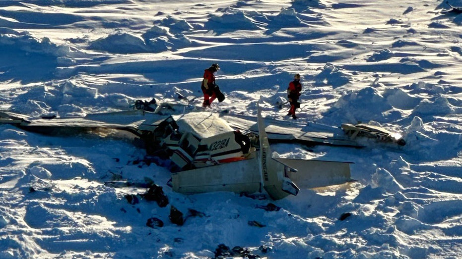 Alaska crews race against weather to recover plane crash victims; 2 passengers identified