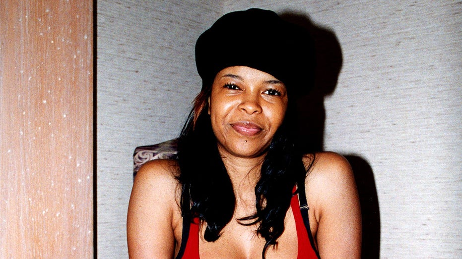 En Vogue singer Dawn Robinson says she’s not homeless, chose to live in her car