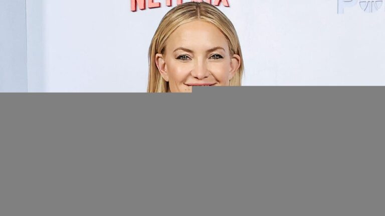 Kate Hudson suffers wardrobe malfunction while promoting new Netflix show