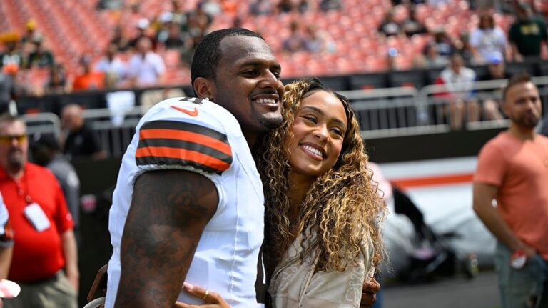 Deshaun Watson announces engagement to longtime girlfriend Jilly Anais