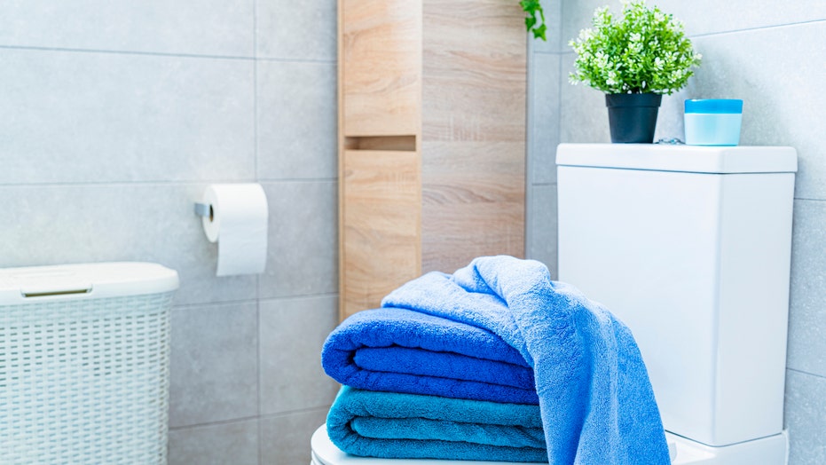 Enhance your bathroom decor with these bath towels
