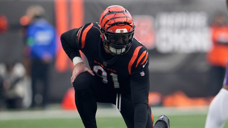 Bengals' Trey Hendrickson releases scathing statement against team as contract talks stall