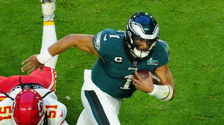 Jalen Hurts maintains he 'wasn't available' for Eagles' White House visit