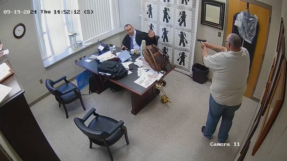 Kentucky courthouse where sheriff allegedly killed judge plagued by sex abuse allegations: lawsuit