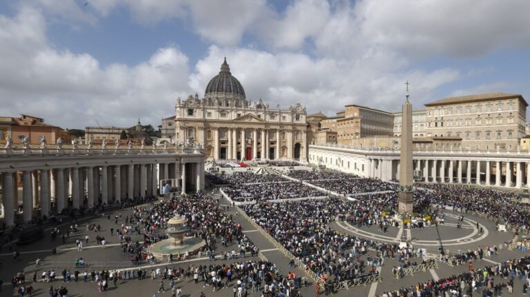 The pope's salary: How does the pontiff get paid?