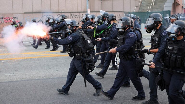 Federal officials slam Democrats for 'dangerous' rhetoric as ICE agents face violent mobs in LA, NYC