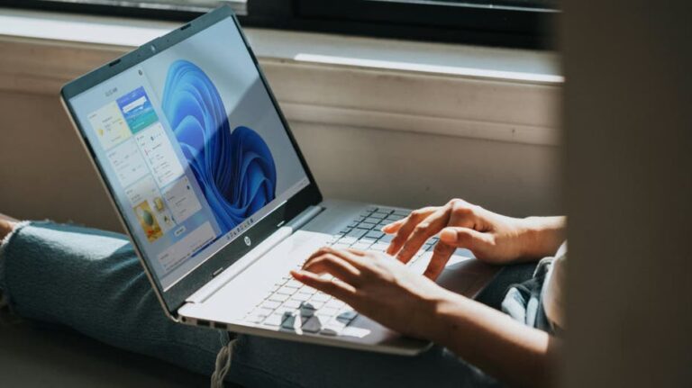 Microsoft takes down malware found on 394,000 Windows PCs