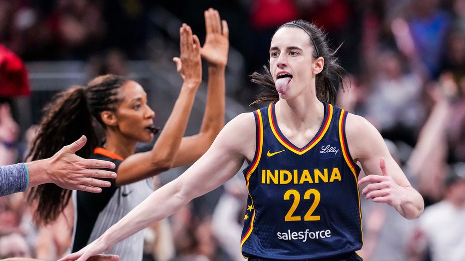 Basketball legend says Caitlin Clark's 3-point onslaught left her speechless