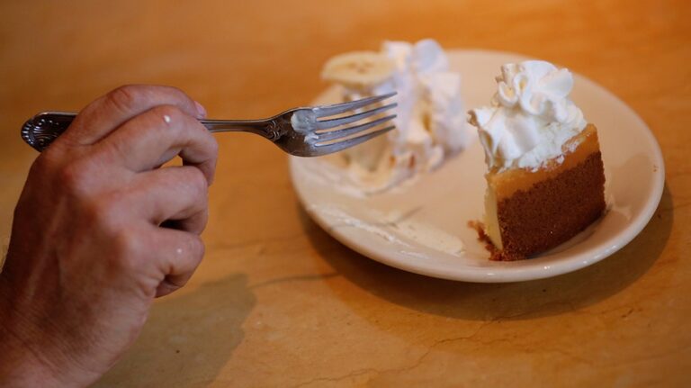 Sweet deception? Loyal customers accuse iconic dessert chain of 'shrinkflation'