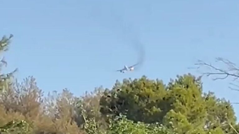 American Airlines plane makes emergency landing after engine starts smoking